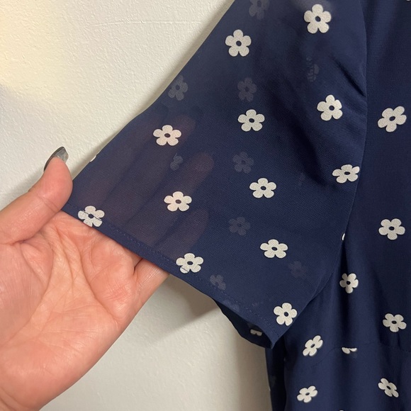 H&M collard Jumpsuit - Picture 3 of 5